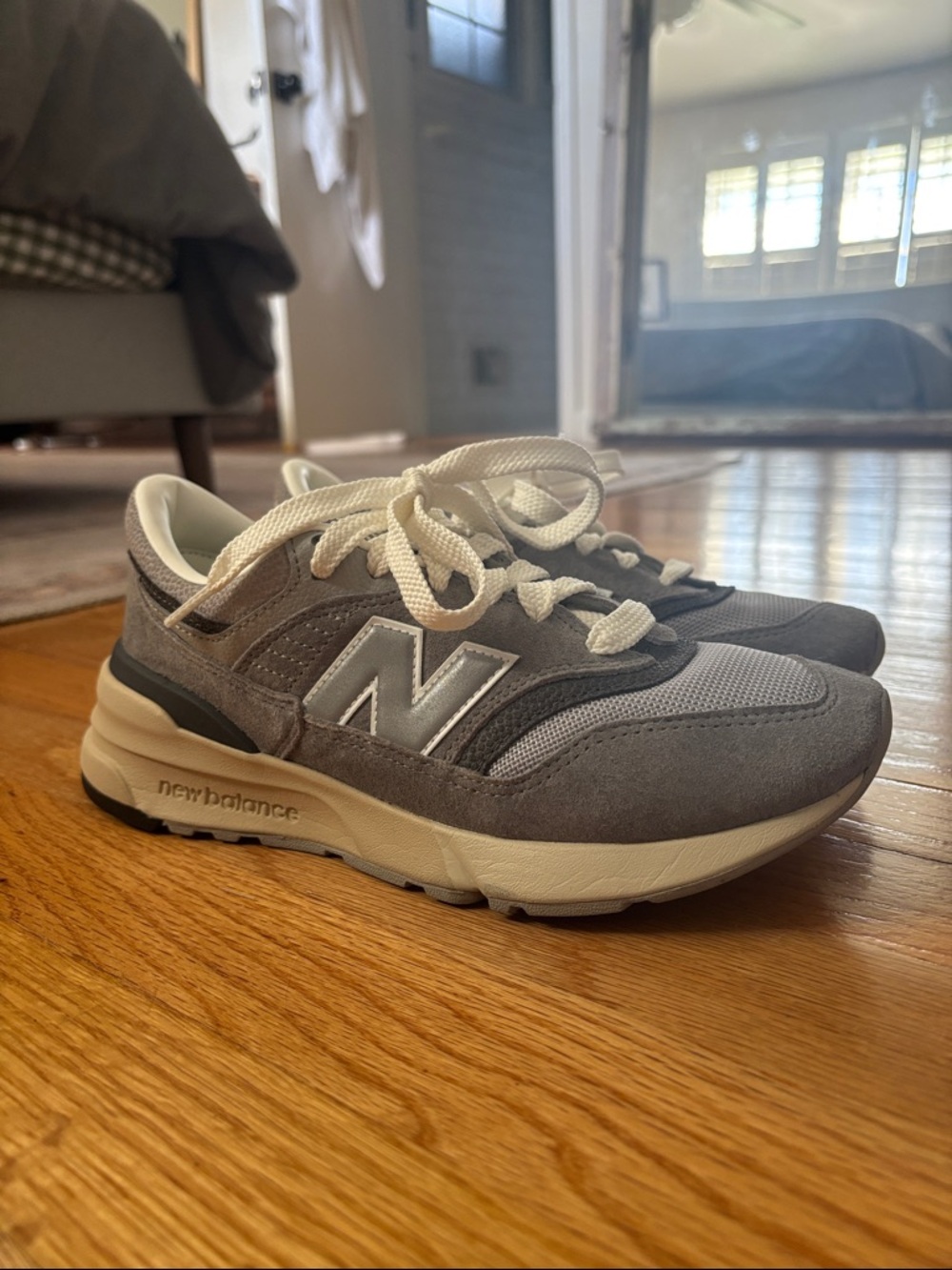 New Balance 992 Gray Sneakers Women's Size 6.5 Like New